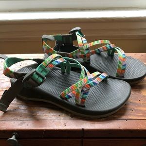 camper turquoise chacos